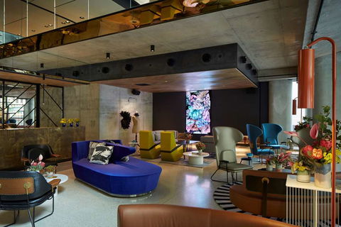 QT Melbourne - Getaway Accommodation 1