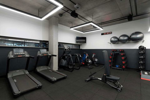 QT Melbourne - Getaway Accommodation 14