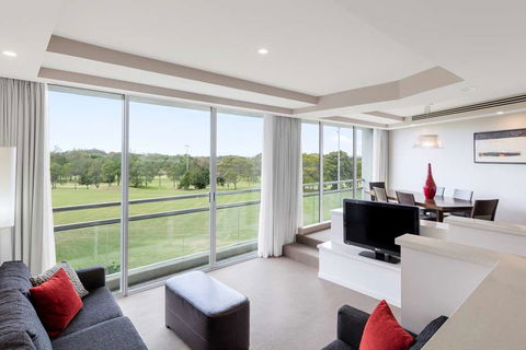 RACV Royal Pines Resort - Getaway Accommodation 12