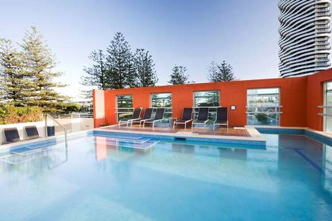 Mantra Broadbeach On The Park - Getaway Accommodation 2