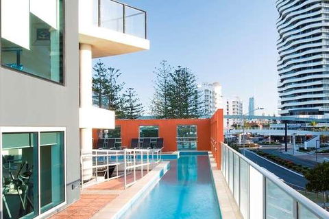Mantra Broadbeach On The Park - Getaway Accommodation 3