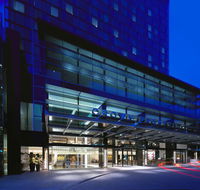 Crown Promenade Hotel - Getaway Accommodation
