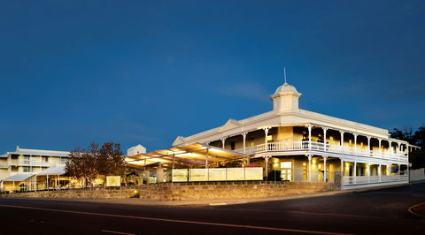 Tradewinds Hotel - Getaway Accommodation 0