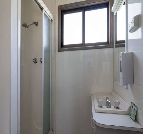 BIG4 Albury Tourist Park - Getaway Accommodation 1