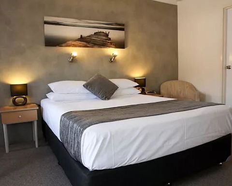 Bella Villa Motor Inn - Getaway Accommodation 0