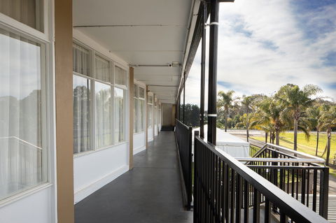 Rivers Inn Motel - Getaway Accommodation 1