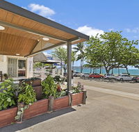 Beach House Motel