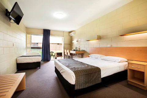 Dalrymple Motel - Getaway Accommodation 2
