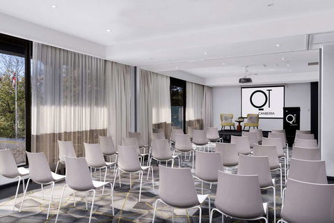 QT Canberra - Getaway Accommodation 9