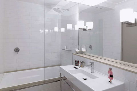 QT Canberra - Getaway Accommodation 17