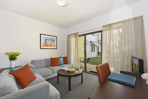 Metro Advance Apartments & Hotel - Getaway Accommodation 5