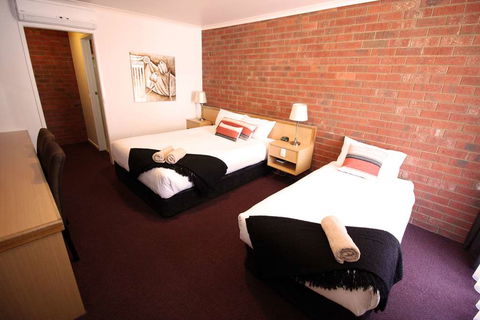 Pevensey Motor Lodge - Getaway Accommodation 1