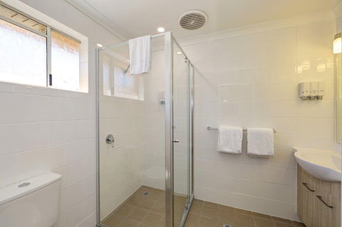 Smart Motels Bert Hinkler - Getaway Accommodation 2