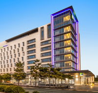 Holiday Inn Express/Stes Sunshine Coast - Getaway Accommodation