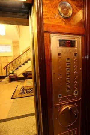 ULTIQA Rothbury Hotel - Getaway Accommodation 1