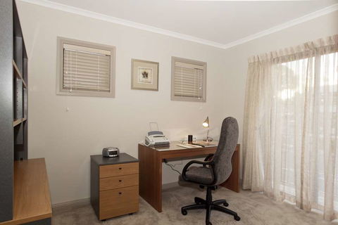 Ringwood Royale Apartment Hotel - Getaway Accommodation 4