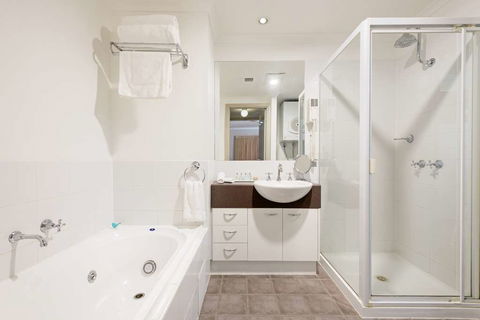 Ringwood Royale Apartment Hotel - Getaway Accommodation 7