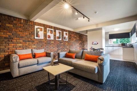 Nightcap At Manhattan Hotel - Getaway Accommodation 8