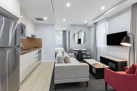 Meriton Suites North Ryde - Getaway Accommodation 4
