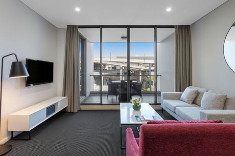 Meriton Suites North Ryde - Getaway Accommodation 5