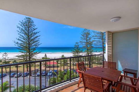 Mantra Coolangatta Beach - Getaway Accommodation 4