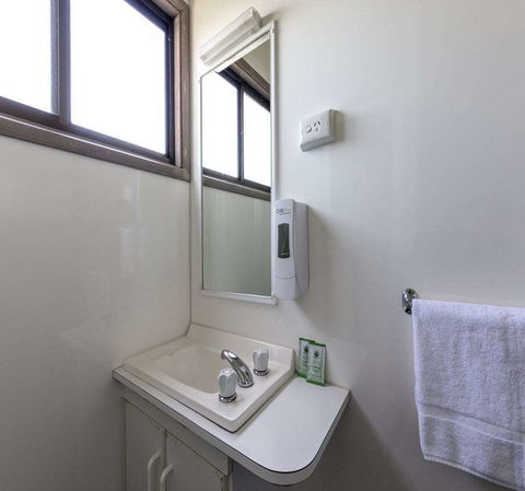 BIG4 Albury Tourist Park - Getaway Accommodation 0