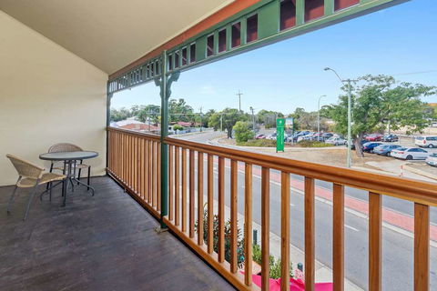 Quality Hotel Bayswater - Getaway Accommodation 2