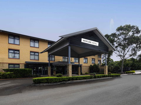 Mercure Sydney Blacktown - Getaway Accommodation 0