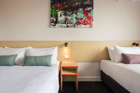 Nightcap At Waltzing Matilda Hotel - Getaway Accommodation 4