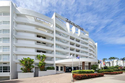 DoubleTree By Hilton Cairns - Getaway Accommodation 0