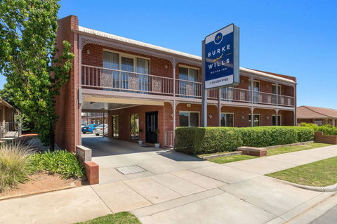 Burke & Wills Motor Inn - Getaway Accommodation 1