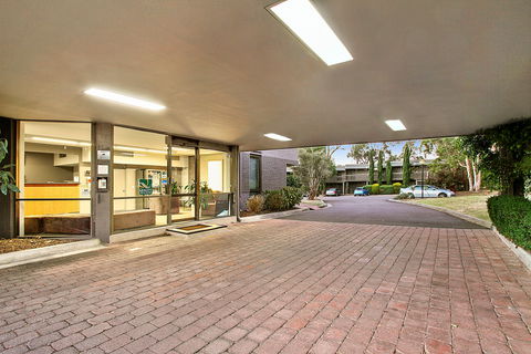 Knox International Hotel - Getaway Accommodation 0