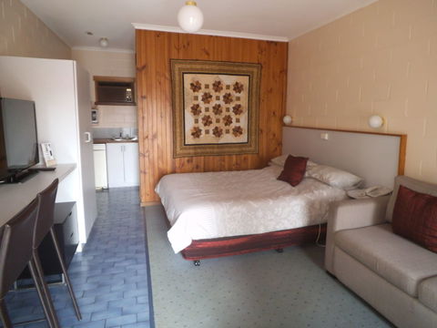 Yarragon Motel - Getaway Accommodation 0