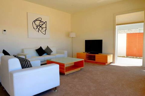 York Cove - Getaway Accommodation 6