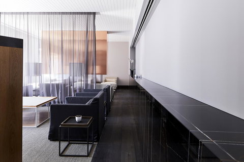 Little National Hotel Canberra - Getaway Accommodation 16