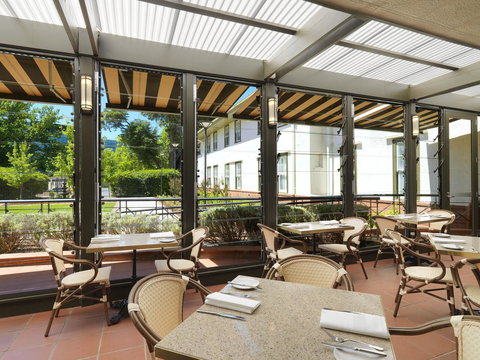 Hotel Kurrajong Canberra - Getaway Accommodation 24