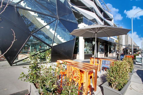 IQ Smart Apartments 704 Braddon ACT - Getaway Accommodation 0