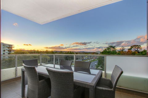 IQ Smart Apartments 704 Braddon ACT - Getaway Accommodation 7