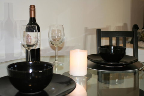 Modern Executive Apt@Barton*1BR*WiFi*Gym*Secure Parking*Canberra - Getaway Accommodation 11