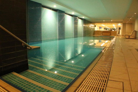 Beachside Luxury Apartments One & Two Bedroom In Beachfront Oaks Pier Building - Getaway Accommodation 32