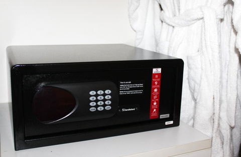 Hotel Grand Chancellor Adelaide - Getaway Accommodation 24