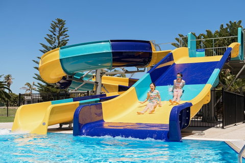 The Retreat West Beach Parks - Getaway Accommodation 2