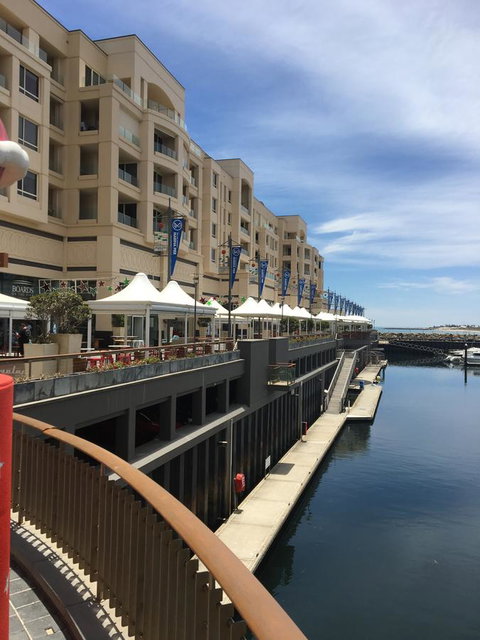 Glenelg Beach Studio - Getaway Accommodation 3