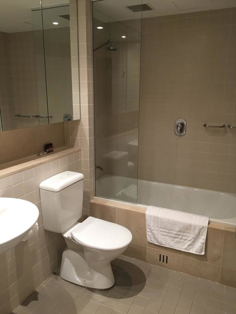 Glenelg Beach Studio - Getaway Accommodation 4