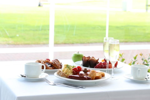 Stamford Grand Adelaide - Getaway Accommodation 8