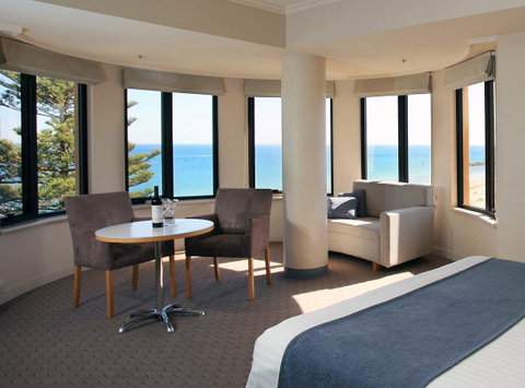 Stamford Grand Adelaide - Getaway Accommodation 5