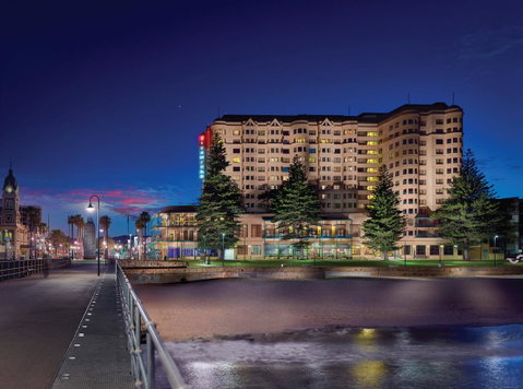 Stamford Grand Adelaide - Getaway Accommodation 7