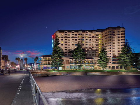 Stamford Grand Adelaide - Getaway Accommodation 0