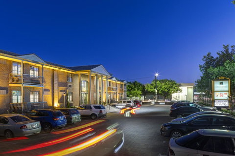 Adelaide Inn - Getaway Accommodation 0