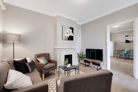 Cute And Cosy - Events, Workers, Getaways - Getaway Accommodation 8